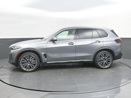 Gray Metallic 2026 BMW X5 xDrive40i