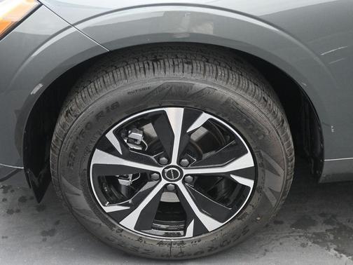 2026 Volvo XC60 B5 Core