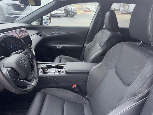 2026 Lexus RX 450h+ Luxury