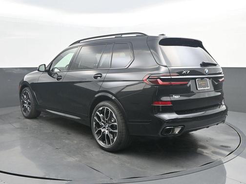 0475 2027 BMW X7 xDrive40i