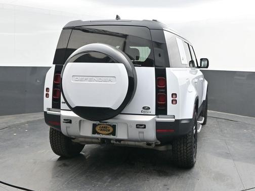 2023 Land Rover Defender 110 SE