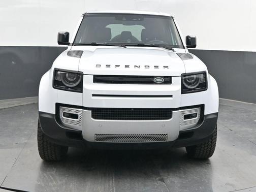 2023 Land Rover Defender 110 SE