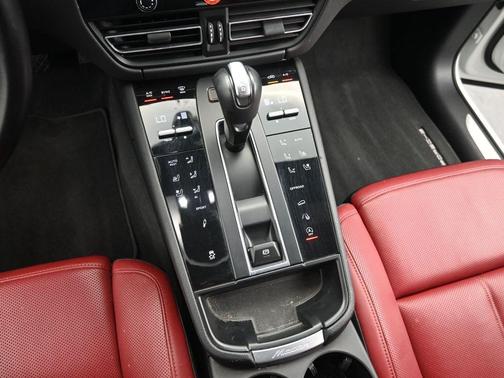 2023 Porsche Macan S