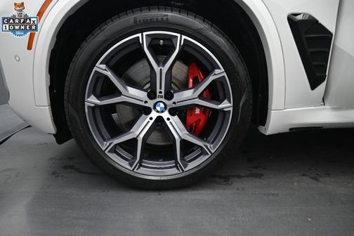 Mineral White Metallic 2024 BMW X5 M60i