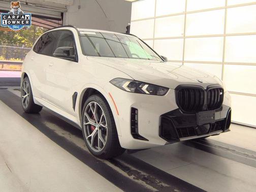 Mineral White Metallic 2024 BMW X5 M60i
