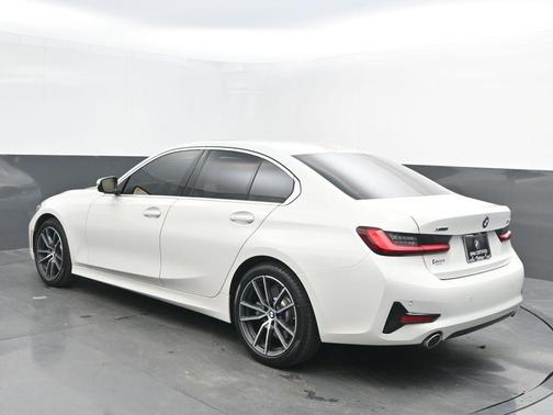 2022 BMW 330 i xDrive