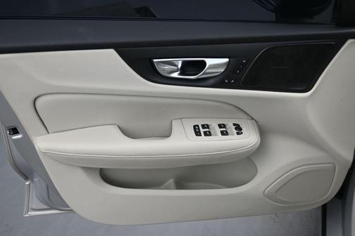 Silver 2024 Volvo S60 B5 Plus Dark Theme