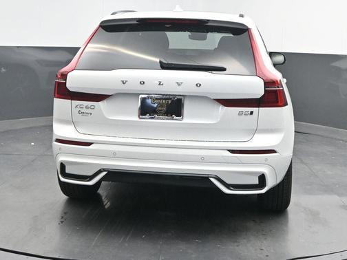 2026 Volvo XC60 B5 Core