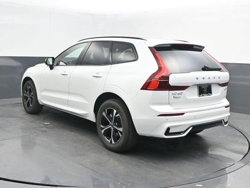 Crystal White 2026 Volvo XC60 B5 Core