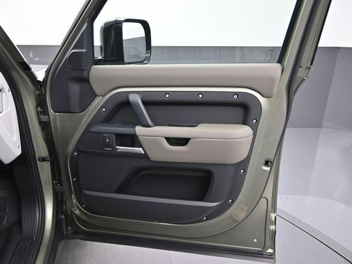 2025 Land Rover Defender P300