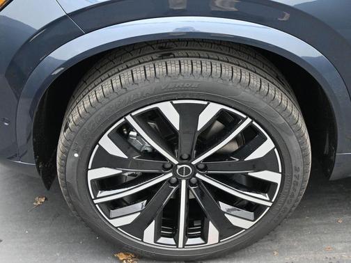 2026 Volvo XC90 B6 Ultra 7-Seater