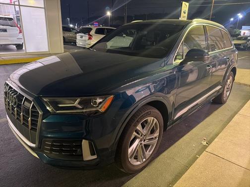 2020 Audi Q7 55 Premium Plus