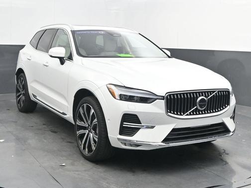 2023 Volvo XC60 B5 Ultimate Bright Theme