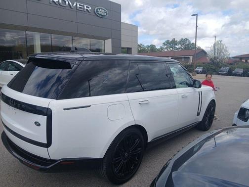 2022 Land Rover Range Rover SE LWB 7