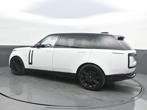 2022 Land Rover Range Rover SE LWB 7