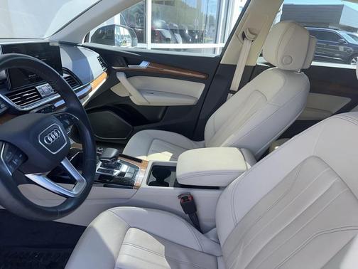 2023 Audi Q5 40 Premium