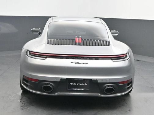 2022 Porsche 911 Carrera