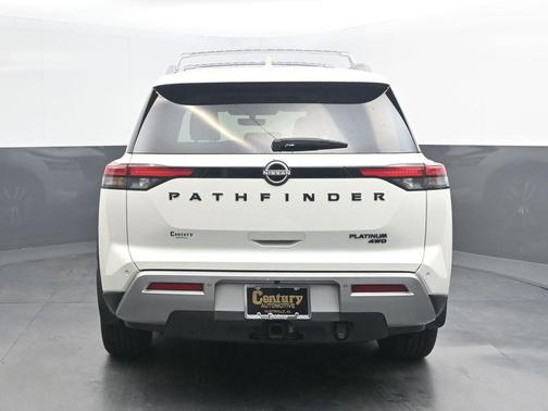 White 2023 Nissan Pathfinder Platinum