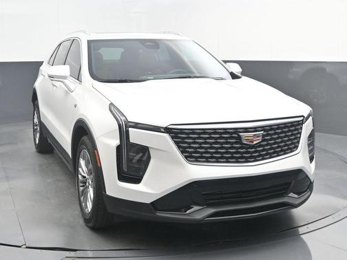 Crystal White Tri-Coat 2024 Cadillac XT4 Premium Luxury