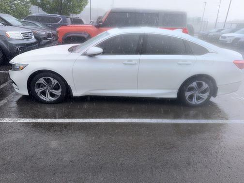 Platinum White Pearl 2019 Honda Accord EX