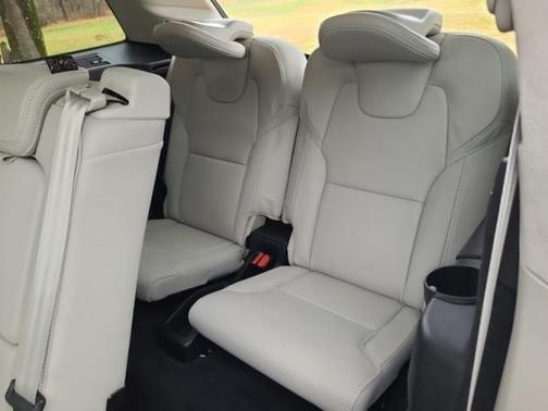 2024 Volvo XC90 B6 Ultimate Bright Theme 7-Seater