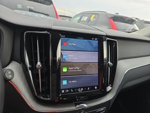 2025 Volvo XC60 B5 AWD Plus