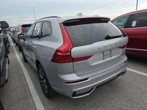 2025 Volvo XC60 B5 AWD Plus