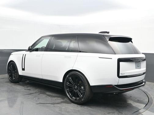 2025 Land Rover Range Rover P530 SE 7 Seat