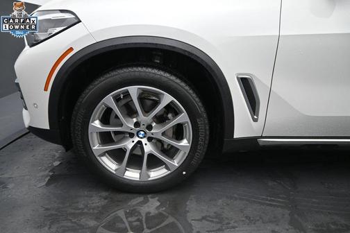 Mineral White Metallic 2023 BMW X5 xDrive40i