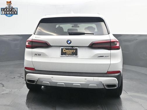Mineral White Metallic 2023 BMW X5 xDrive40i