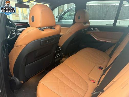 Mineral White Metallic 2023 BMW X5 xDrive40i