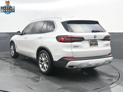 Mineral White Metallic 2023 BMW X5 xDrive40i