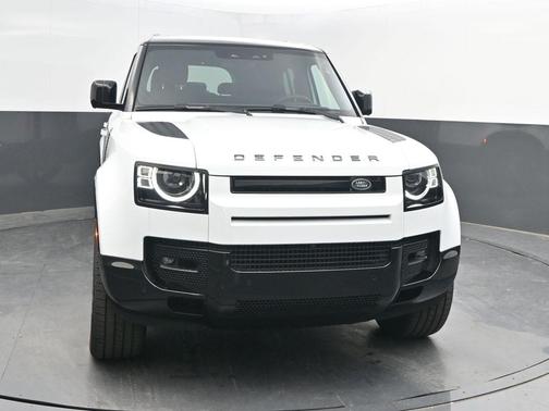 2025 Land Rover Defender P400 X-Dynamic SE