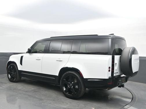 2025 Land Rover Defender P400 X-Dynamic SE