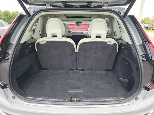 Metallic 2026 Volvo XC90 B6 Ultra 7-Seater