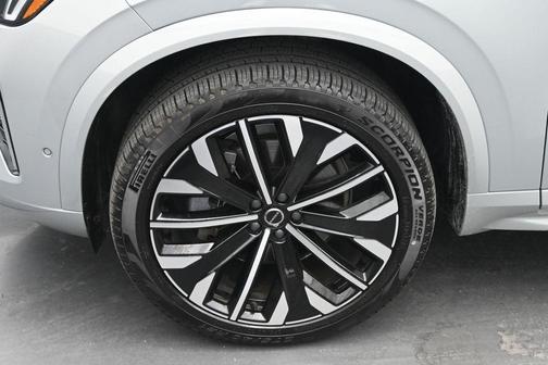 Metallic 2026 Volvo XC90 B6 Ultra 7-Seater