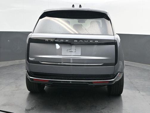 2025 Land Rover Range Rover P530 SE 7 Seat