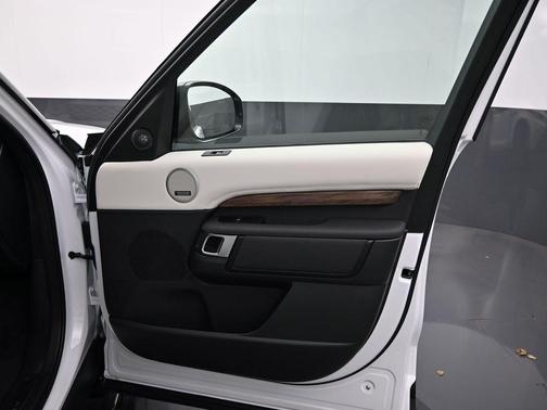 2025 Land Rover Discovery P300 S