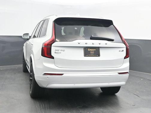 Crystal White Pearl 2026 Volvo XC90 B6 Ultra 7-Seater