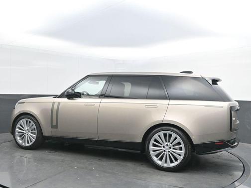 2025 Land Rover Range Rover P530 SE 7 Seat