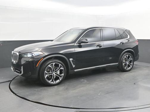 Black Sapphire Metallic 2024 BMW X5 sDrive40i