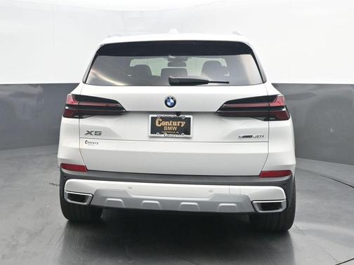 Alpine White 2026 BMW X5 sDrive40i