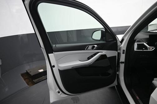Alpine White 2026 BMW X5 sDrive40i