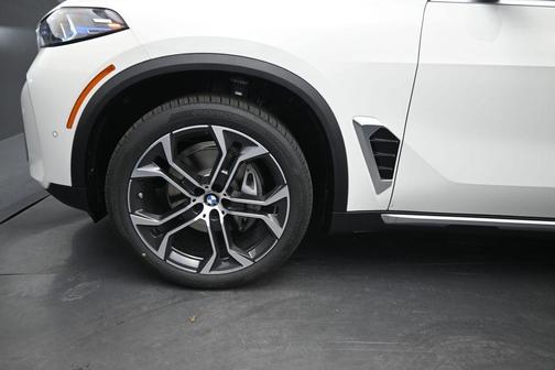 Alpine White 2026 BMW X5 sDrive40i