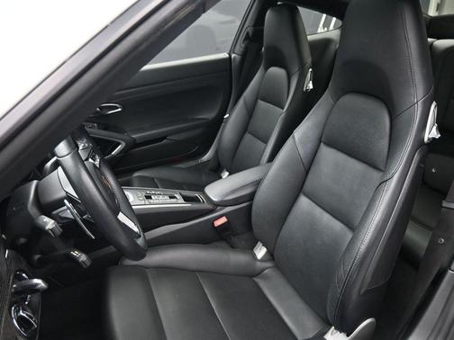 2018 Porsche 911 Carrera 4