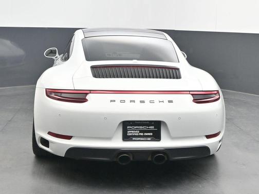 2018 Porsche 911 Carrera 4