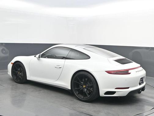 2018 Porsche 911 Carrera 4