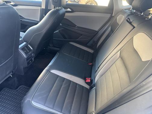 2022 Volkswagen Taos 1.5T SEL
