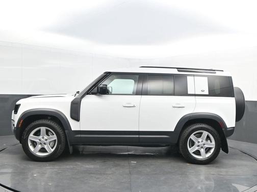 2022 Land Rover Defender 110 SE