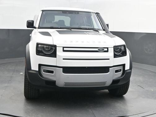 2022 Land Rover Defender 110 SE